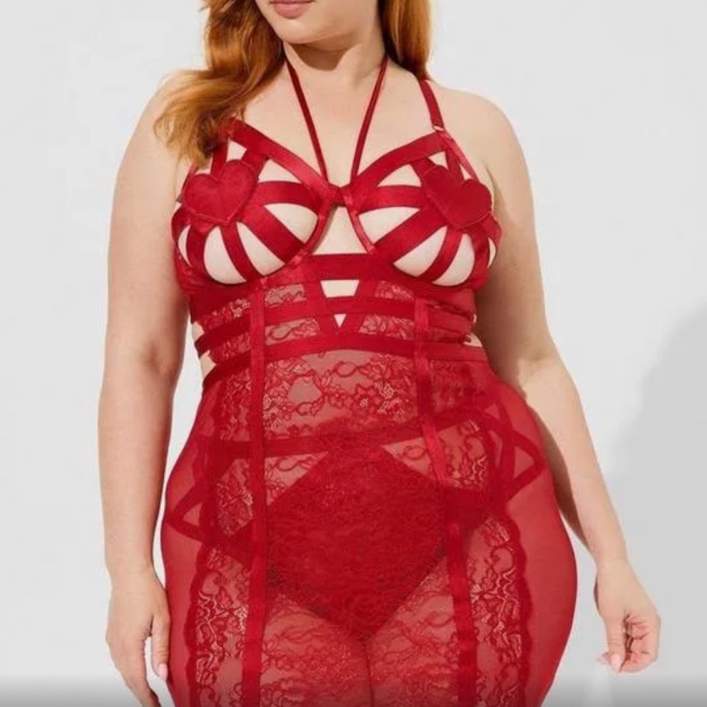 Torrid Strappy Red Cup Chemise